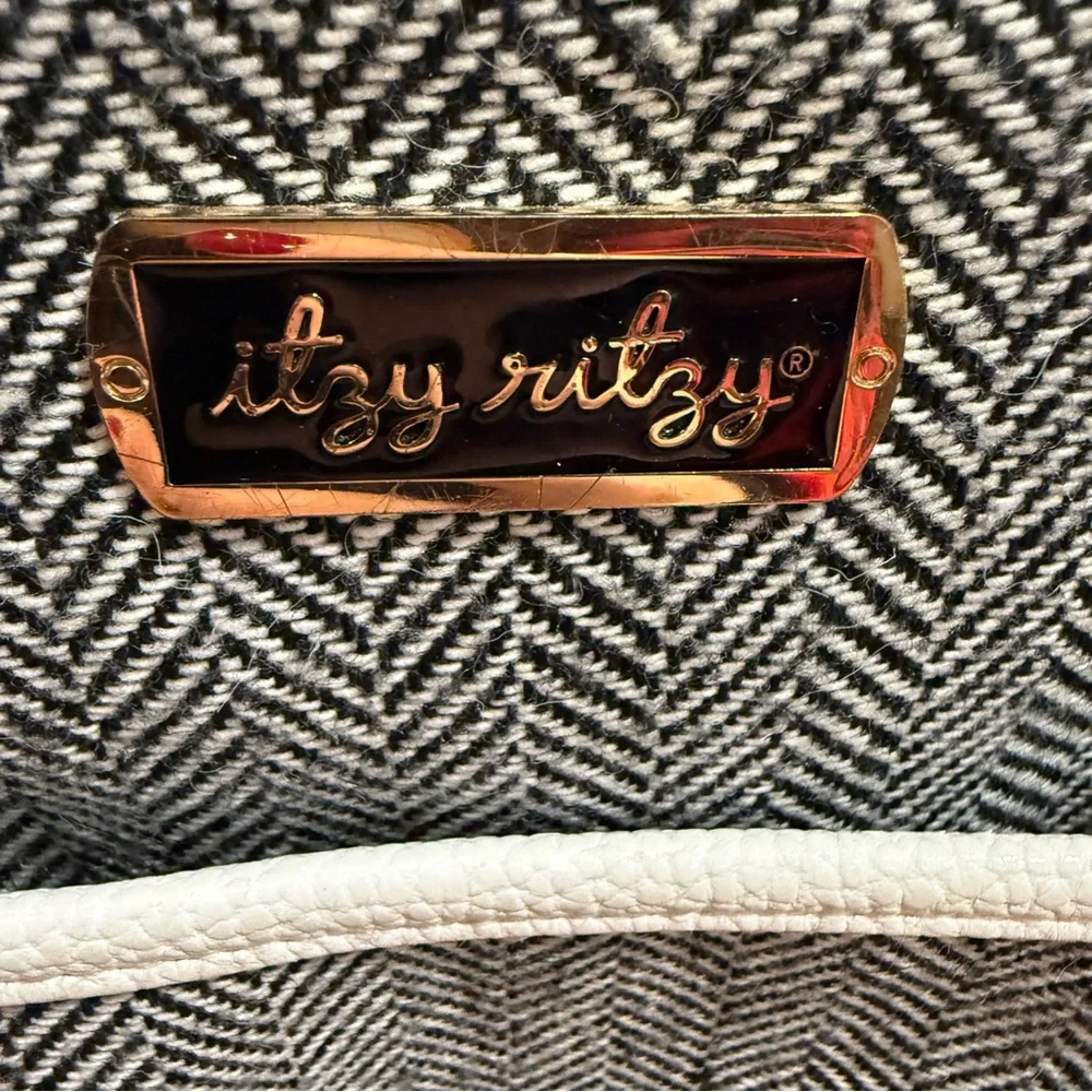 Itzy Ritzy Boss Diaper Bag & Accessories Black Leather Coffee & Cream Chevron